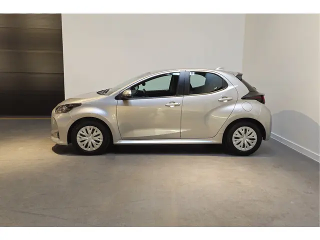 Toyota Yaris 1.5 Hybrid Active 2022 Hybride Benzine 3