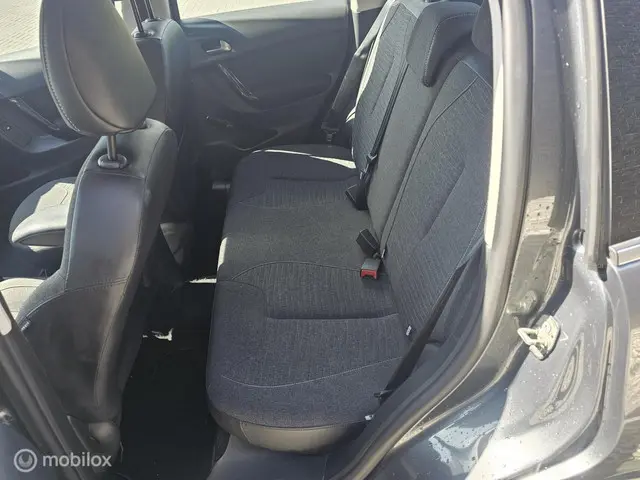 Citroën C3 1.2 PureTech Collection 2015 Benzine 14
