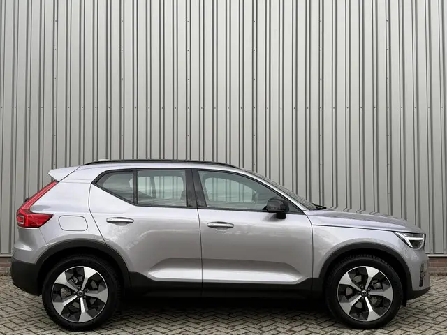 Volvo XC40 2.0 B4 Plus Dark 2025 Benzine 4