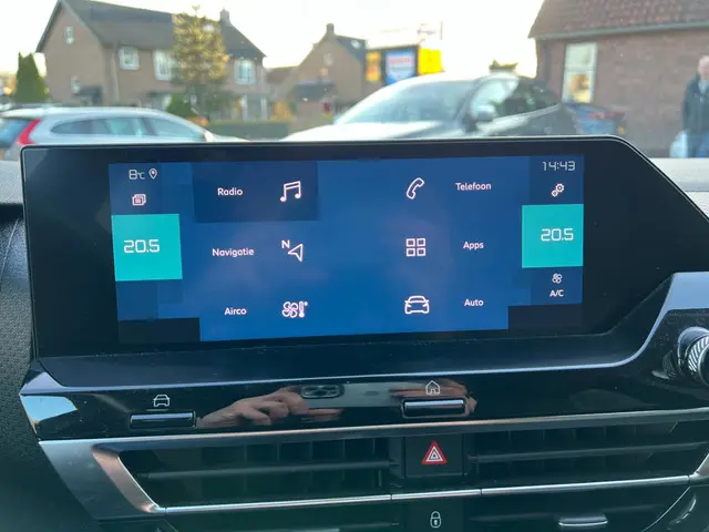 Citroën ë-C4 Shine 50 kWh 2021 Elektrisch 17