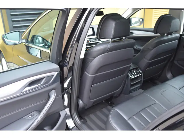 BMW 5 Serie Touring 520i High Executive 2018 Benzine 13