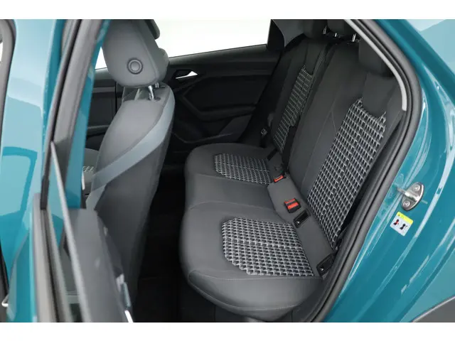 Audi A1 Citycarver 35 TFSI Aut. 150pk 2021 Benzine 24