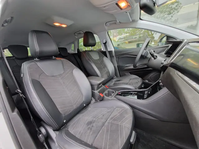 Opel Grandland 1.2 Turbo Ultimate 2024 Benzine 8