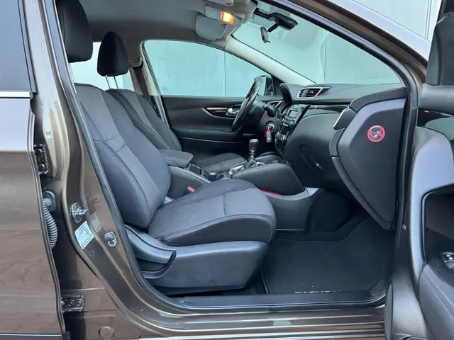 Nissan QASHQAI 1.2 Acenta ( TREKHAAK + AIRCO ) 2014 Benzine 15