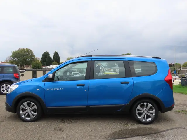 Dacia Lodgy 1.2 TCe Stepway 5p. *Navi *Cruise 2015 Benzine 2