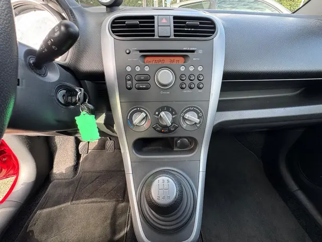 Opel Agila 1.0 Edition 2012 Benzine 6