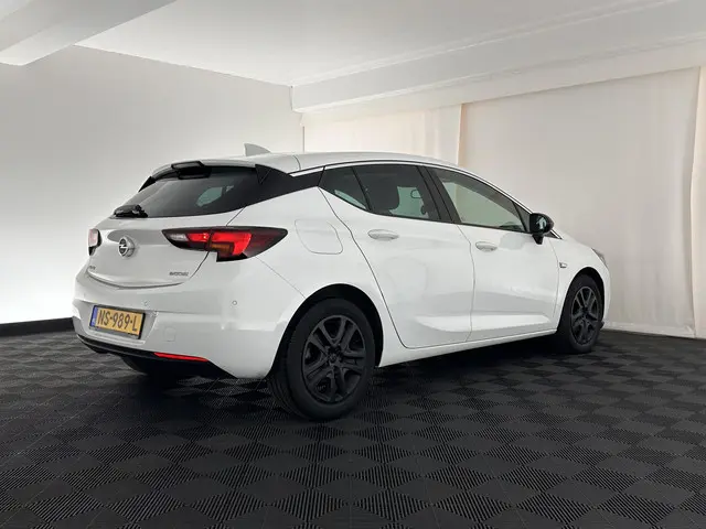 Opel Astra 1.6 CDTI Online Edition 2017 Diesel 6