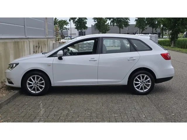 SEAT Ibiza ST 1.0 EcoTSI Style Connect 2015 Benzine 8