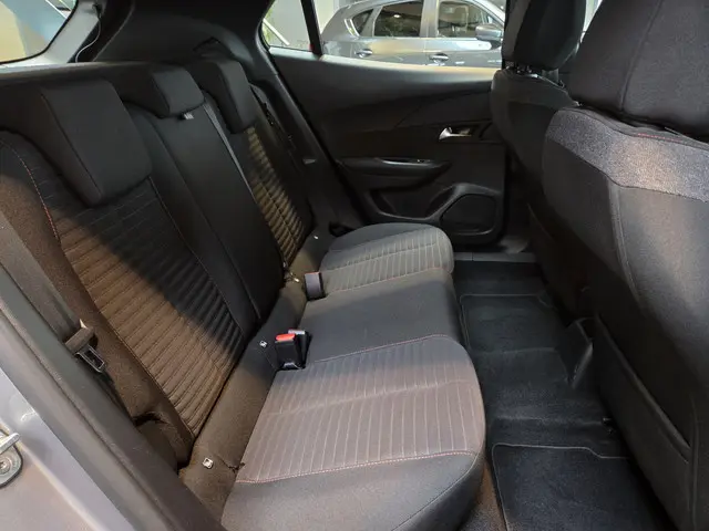 Peugeot 2008 1.2 PureTech Active Pack 2023 Benzine 19