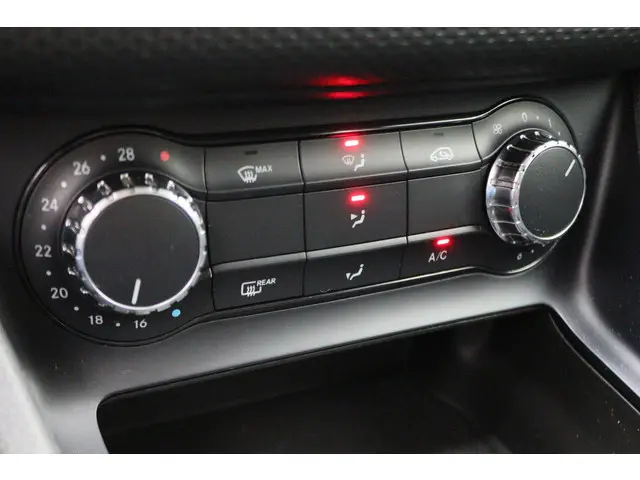 Mercedes-Benz A-Klasse 180 Economy 2015 Benzine 34