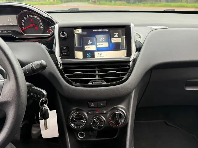 Peugeot 208 1.0 VTi Active 2012 Benzine 36