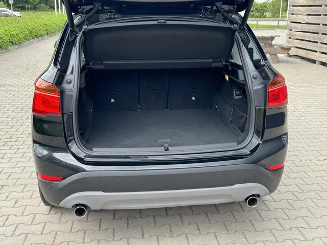BMW X1 sDrive20i Centennial High Executive 2016 Benzine 25