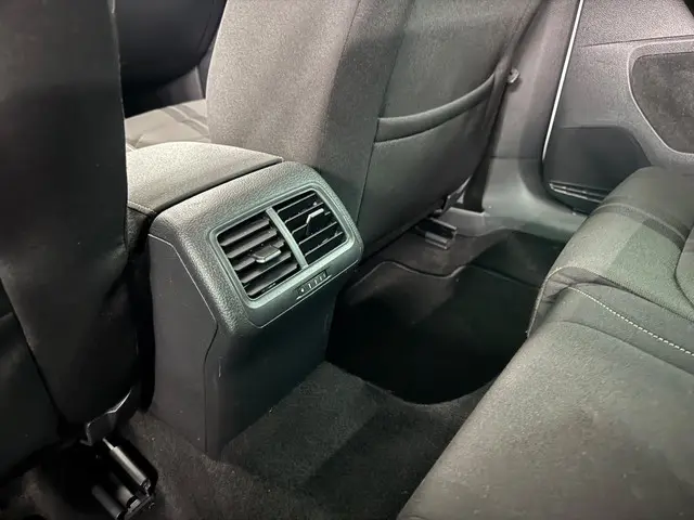 Volkswagen Golf 1.4 TSI ACT Highline 2013 Benzine 28