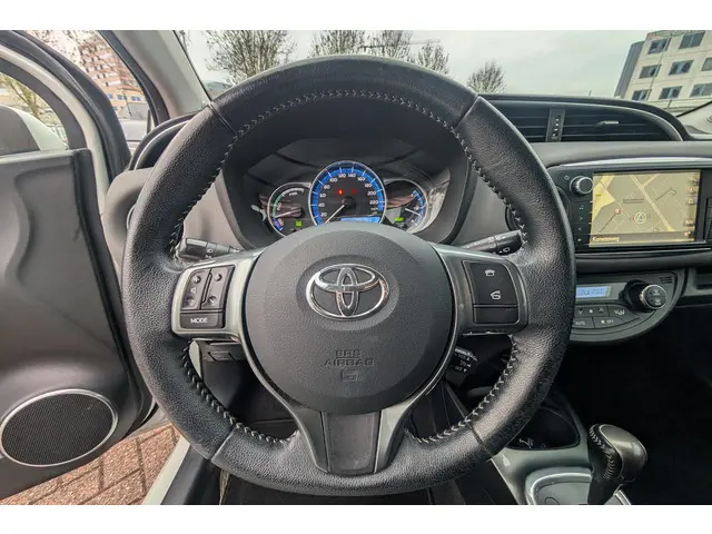 Toyota Yaris 1.5 Hybrid Lease 2015 Hybride Benzine 23