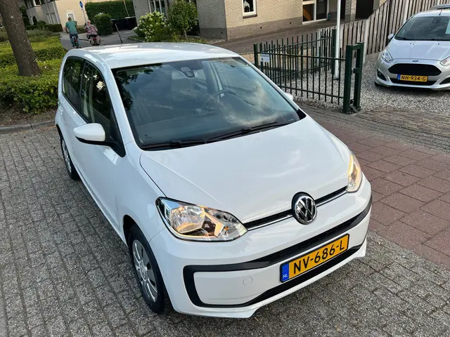 Volkswagen up! 1.0 BMT move up! NL-AUTO-NAP. 2017 Benzine 35
