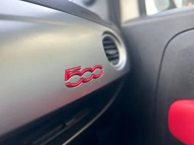 Fiat 500 1.2 Lounge cabrio, airco, incl APK 2014 Benzine 19