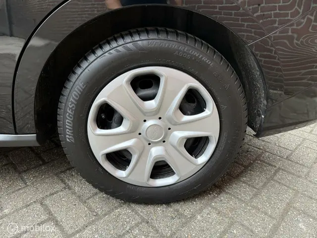 Ford Tourneo Courier Titanium 2016 Benzine 6