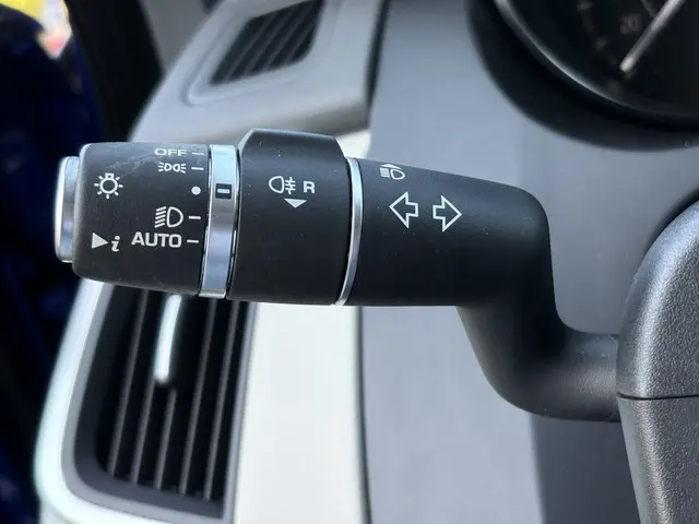 Jaguar E-PACE 2.0 P200 AWD R-Dynamic S 2019 Benzine 9