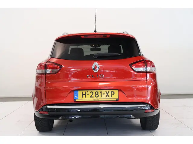 Renault Clio Estate 0.9 TCe Limited 2020 Benzine 26