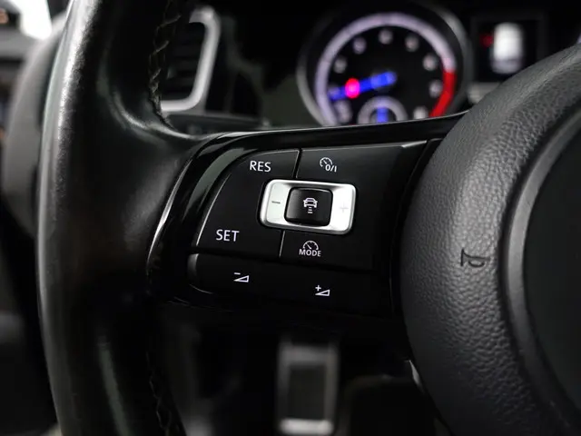 Volkswagen Golf 2.0 TSI R 4Motion Aut- 2014 Benzine 20