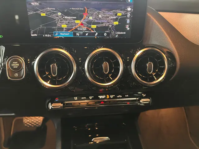 Mercedes-Benz B-Klasse 180 Business Line 2022 Benzine 11