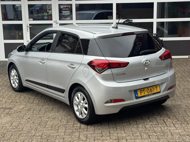 Hyundai i20 1.0 T-GDI Go! 2016 2017 Benzine 8