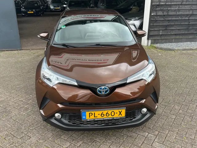 Toyota C-HR 1.8 Hybrid Executive 2017 Hybride Benzine 7