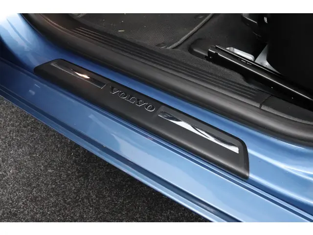 Volvo V40 2.0 D2 R-Design 2016 Diesel 10