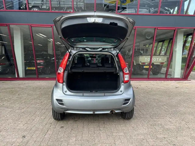 Suzuki Splash 1.2 Exclusive EASSS 2015 Benzine 33