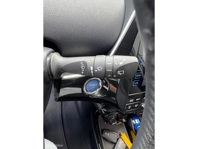 Toyota Prius 1.8 Dynamic 2017 Hybride Benzine 29