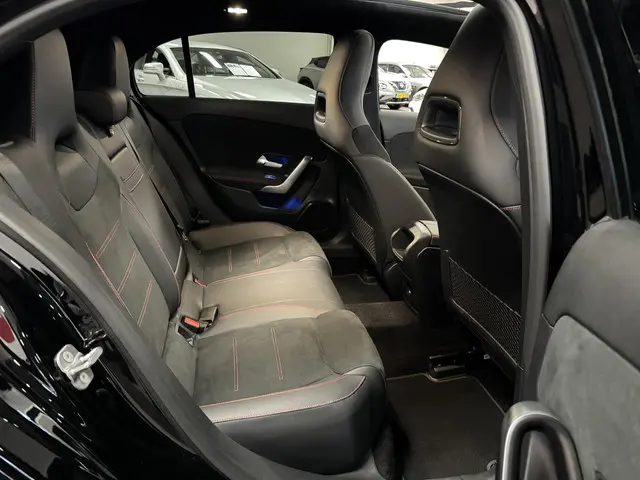 Mercedes-Benz A-Klasse 200 AMG Line 2023 Benzine 16