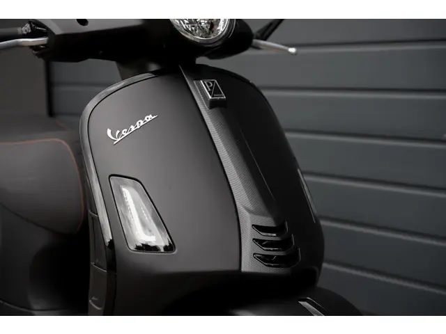 Vespa GTS 300 HPE Nieuw Mod Arrow 2024 2024 Benzine 5