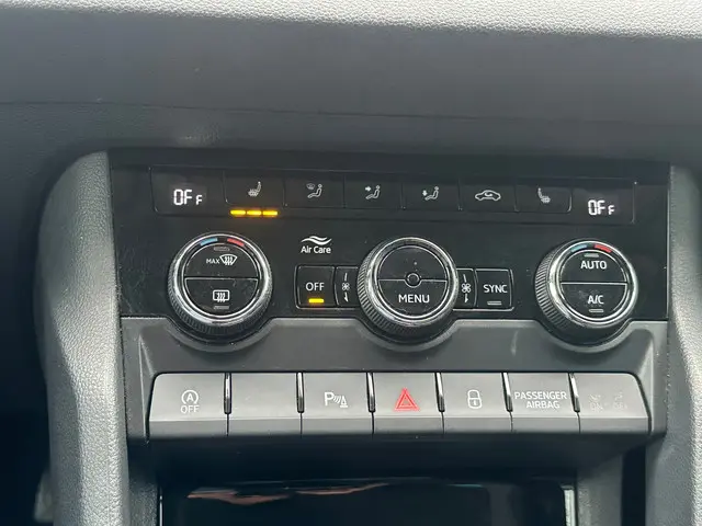Škoda Karoq TSI Bus APPLE CARPLAY TREKHAAK 2019 Benzine 15