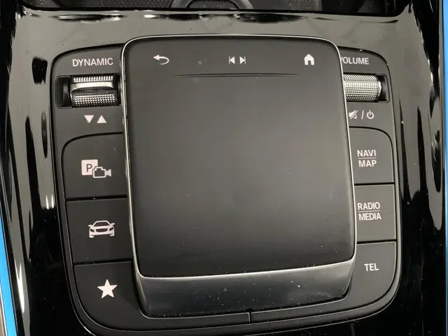 Mercedes-Benz GLA 250 e AMG Line 2023 Hybride Benzine 25