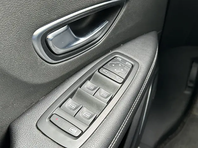 Renault Scénic 1.2 TCe Bose 2017 Benzine 21