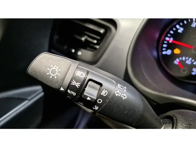 Kia Stonic 1.0 T-GDi DynamicLine 2020 Benzine 18