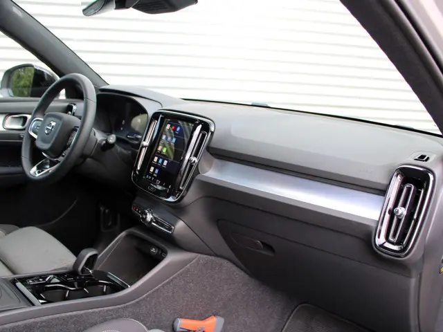 Volvo XC40 2.0 B4 Plus Dark 2024 Benzine 12