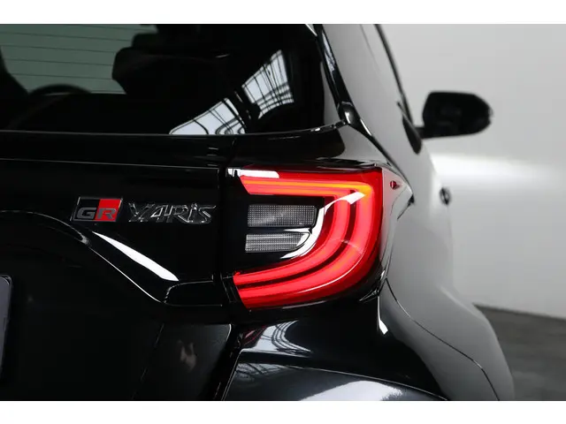 Toyota Yaris 1.6 GR Performance, AWD, 261PK 2023 Benzine 26
