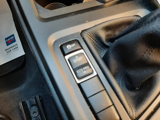 BMW X1 sDrive18i Executive 2017 Benzine 16