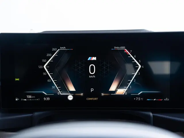 BMW 3 Serie Sedan 330i 2025 Benzine 21