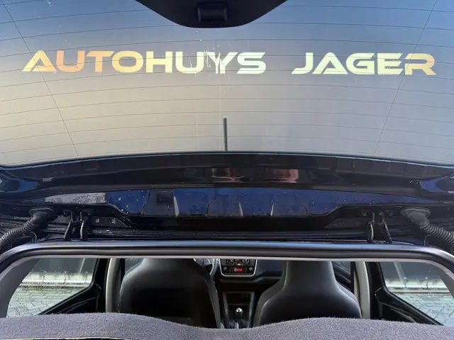 Volkswagen up! 1.0 BMT move up! 2017 Benzine 14