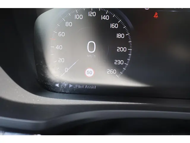Volvo V60 T8 Recharge AWD R-Design 2022 Hybride Benzine 29