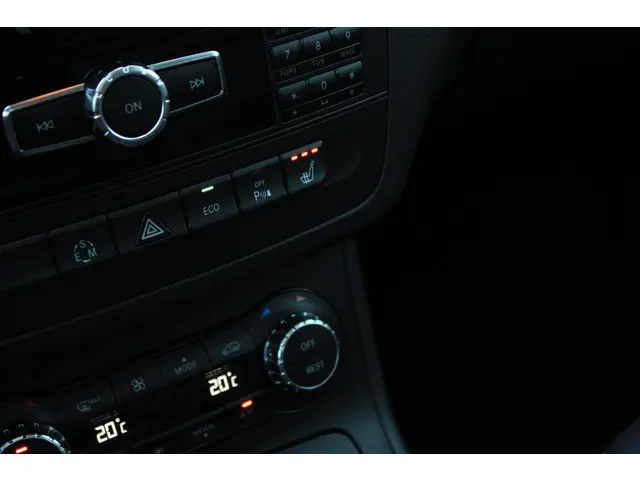 Mercedes-Benz B-Klasse 180 2014 Benzine 22