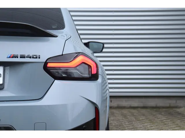 BMW 2 Serie Coupé M240i xDrive 2022 Benzine 42