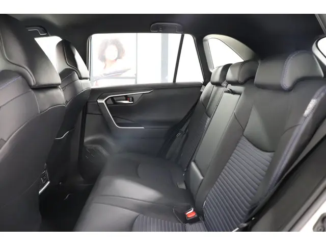 Toyota RAV4 2.5 Hybrid AWD Bi-Tone, 2020 Hybride Benzine 12