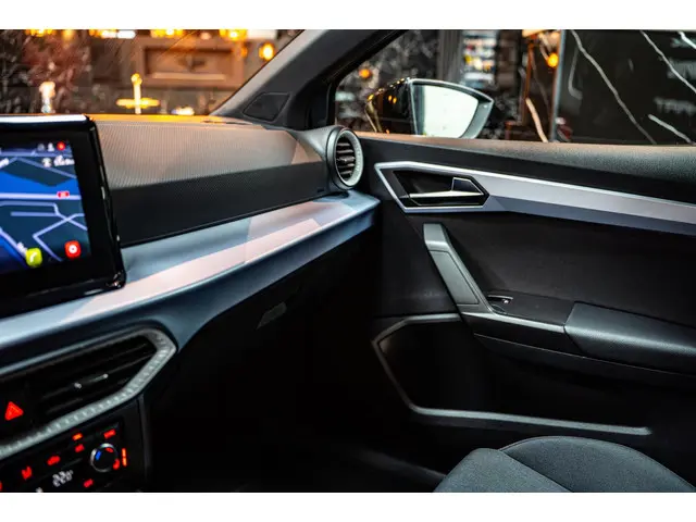 SEAT Ibiza 1.0 TSI FR|NAVI|CLIMATE|LIMITED 2022 Benzine 15