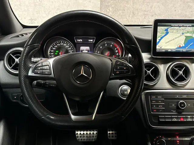 Mercedes-Benz CLA 180 AMG Sport 2015 Benzine 13