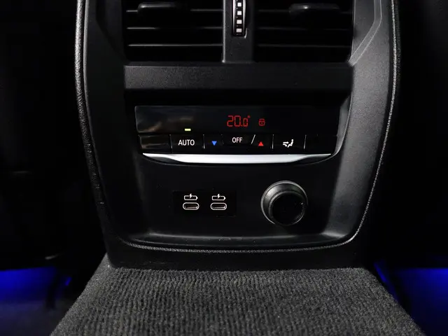 BMW 3 Serie 320i xDrive M Sport Edition- 2019 Benzine 26