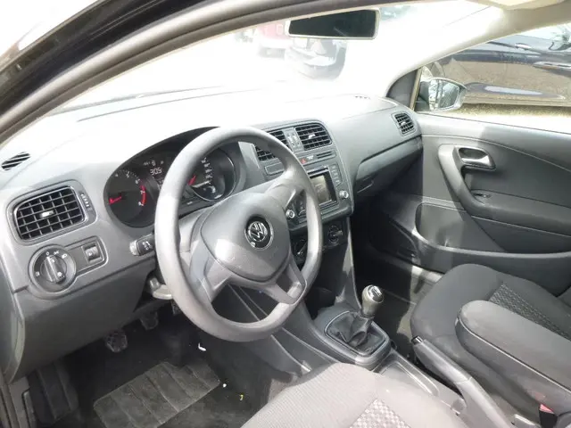 Volkswagen Polo 1.0 Easyline 2016 Benzine 10