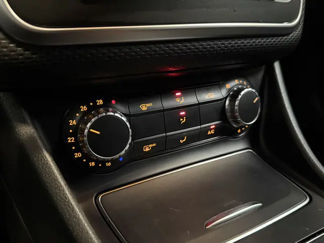 Mercedes-Benz A-Klasse Ambition 2016 Benzine 28